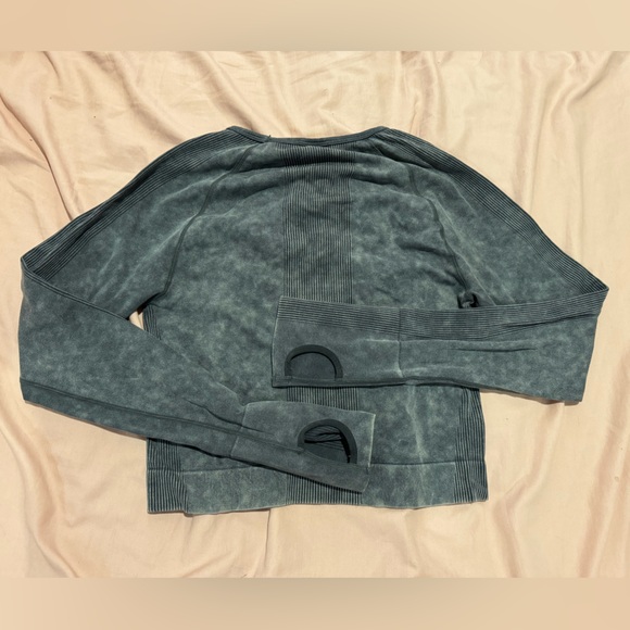 VS PINK SEAMLESS GYM TOP - Picture 3 of 3